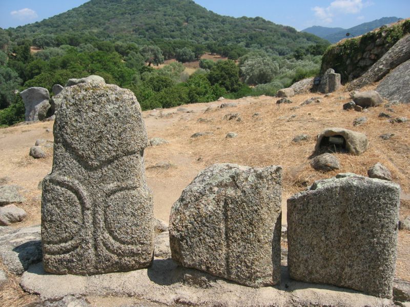 Λεπτομέρεια από τα μονολιθικά μνημεία της Φιλιτόσα