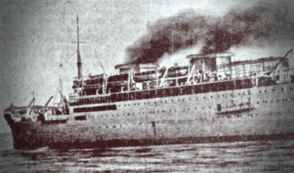 Το γαλλικό υπερωκεάνιο "Georges Philippar" που καταβυθίστηκε έπειτα από πυρκαγιά στις 16 Μαΐου του 1932